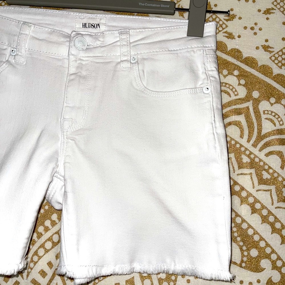 ✨HP✨ “HUDSON” WHITE JEAN SHORTS 
BUTTON & ZIP CLOSURE…LIKE NEW, GIRLS SIZE 16 - Picture 3 of 8